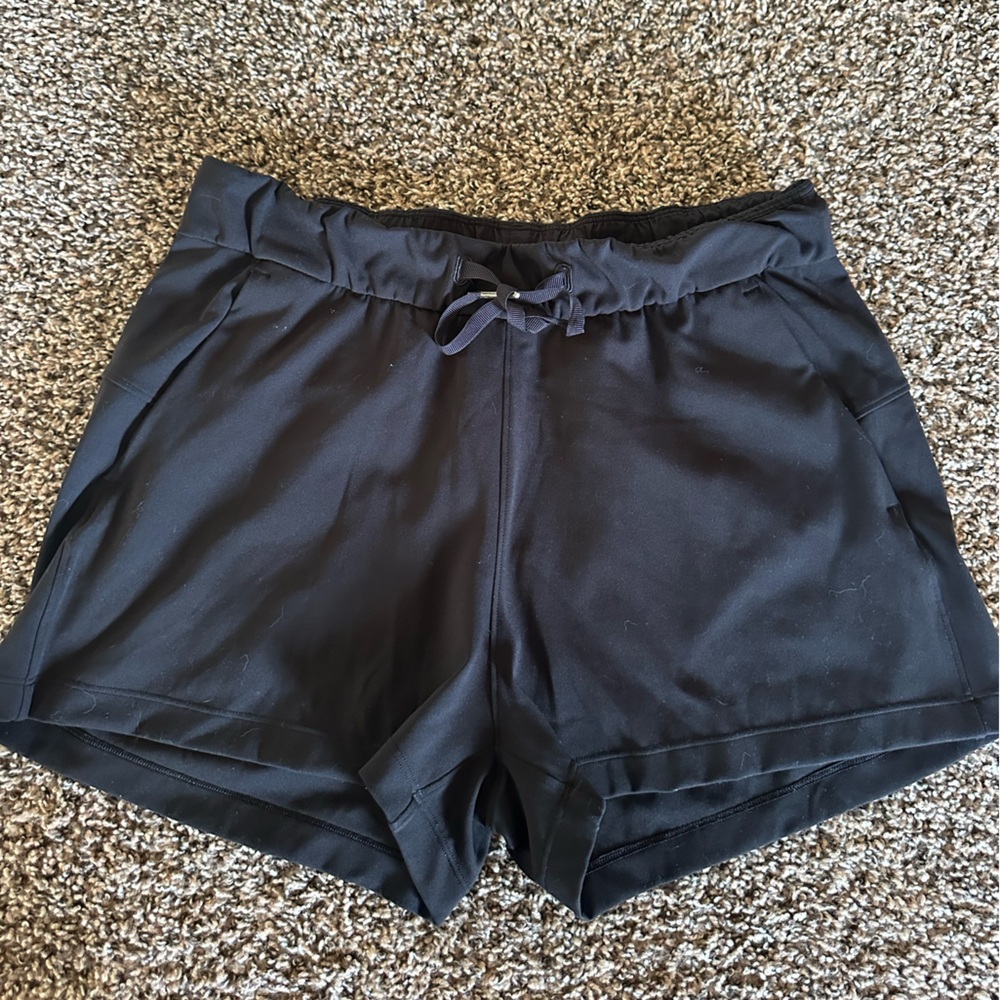 Black lululemon biker shorts! 🖤